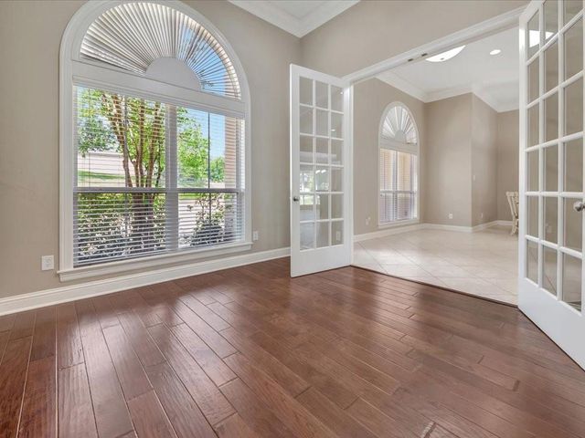 300 Spring Creek Drive, Nacogdoches, TX 75965