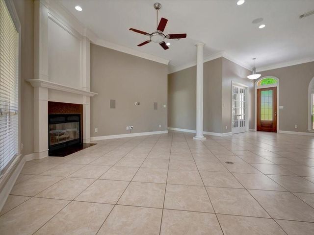 300 Spring Creek Drive, Nacogdoches, TX 75965