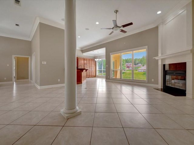 300 Spring Creek Drive, Nacogdoches, TX 75965