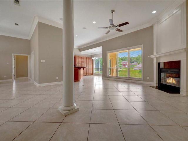 300 Spring Creek Drive, Nacogdoches, TX 75965