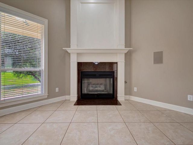 300 Spring Creek Drive, Nacogdoches, TX 75965