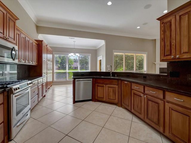 300 Spring Creek Drive, Nacogdoches, TX 75965