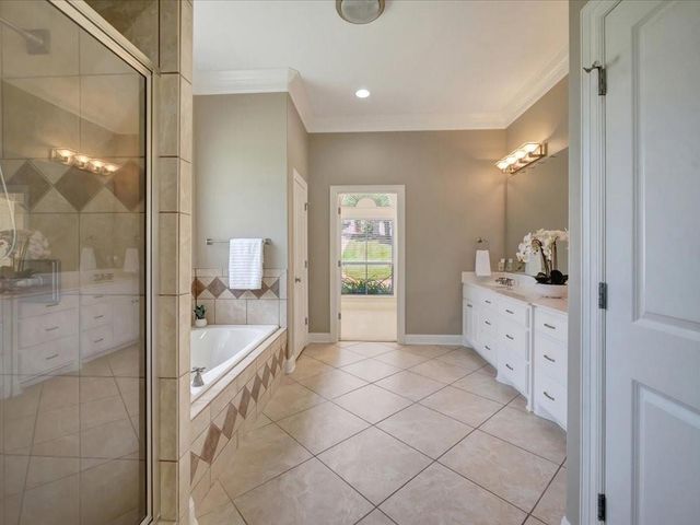 300 Spring Creek Drive, Nacogdoches, TX 75965