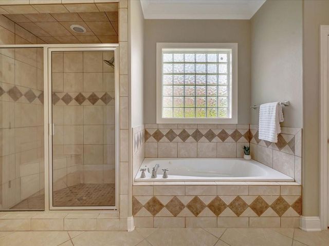 300 Spring Creek Drive, Nacogdoches, TX 75965