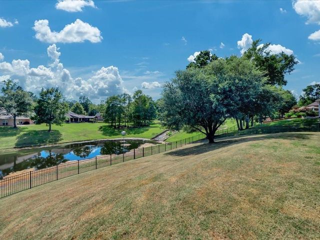 300 Spring Creek Drive, Nacogdoches, TX 75965