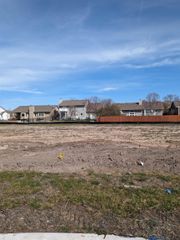 828 N Cedar Downs Cir, Wichita, KS 67235