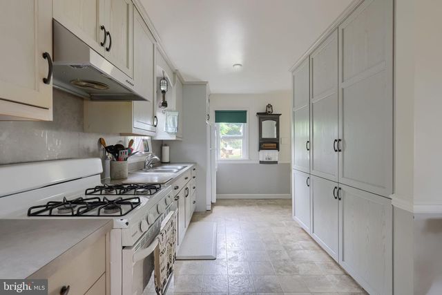 1646 WHITE OAK RD, Strasburg, PA 17579