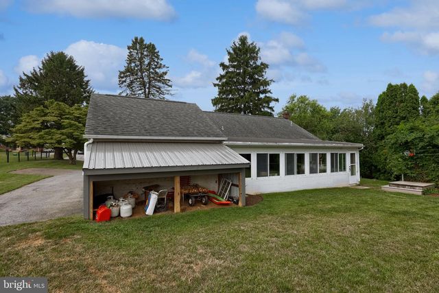 1646 WHITE OAK RD, Strasburg, PA 17579