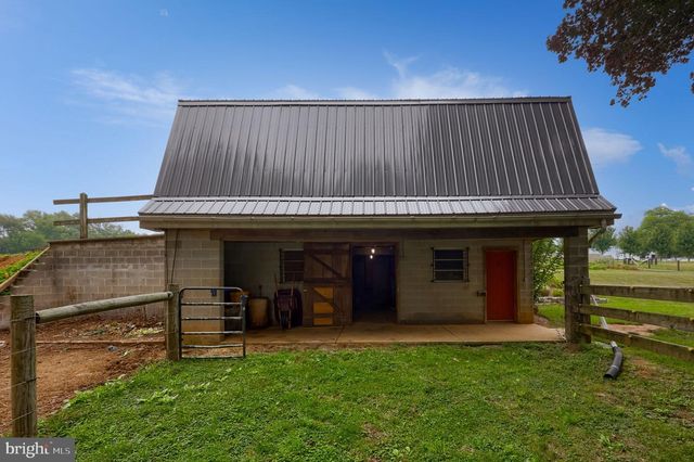 1646 WHITE OAK RD, Strasburg, PA 17579