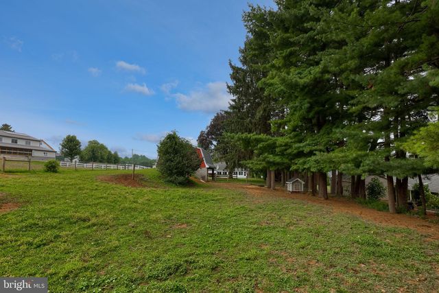 1646 WHITE OAK RD, Strasburg, PA 17579