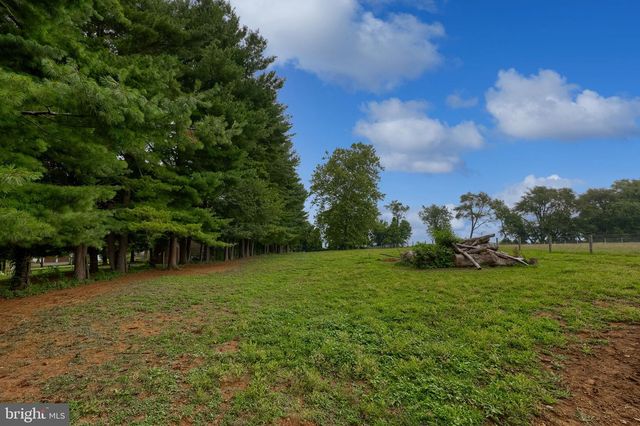 1646 WHITE OAK RD, Strasburg, PA 17579