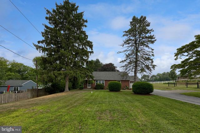 1646 WHITE OAK RD, Strasburg, PA 17579