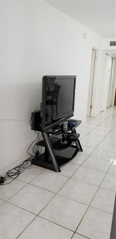 14201 N Kendall Dr 212-D, Miami, FL 33186