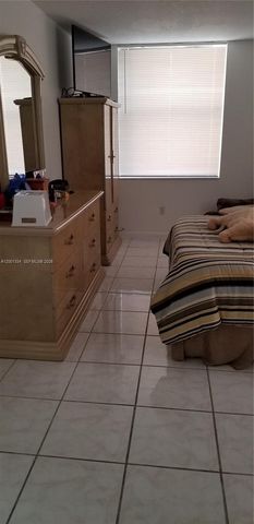 14201 N Kendall Dr 212-D, Miami, FL 33186