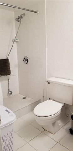 14201 N Kendall Dr 212-D, Miami, FL 33186