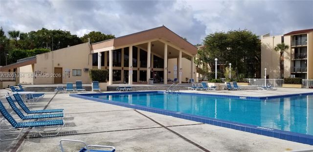 14201 N Kendall Dr 212-D, Miami, FL 33186