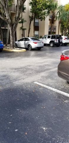 14201 N Kendall Dr 212-D, Miami, FL 33186