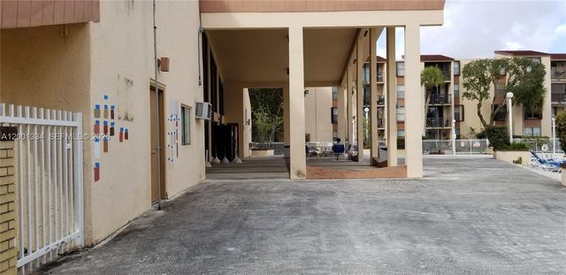 14201 N Kendall Dr 212-D, Miami, FL 33186