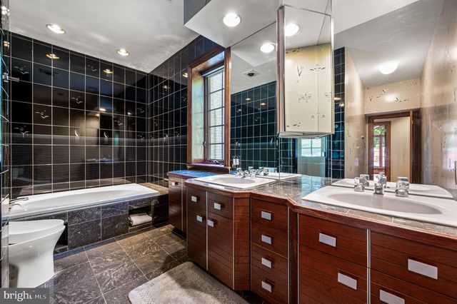 343 WYNDMOOR LN, Huntingdon Valley, PA 19006