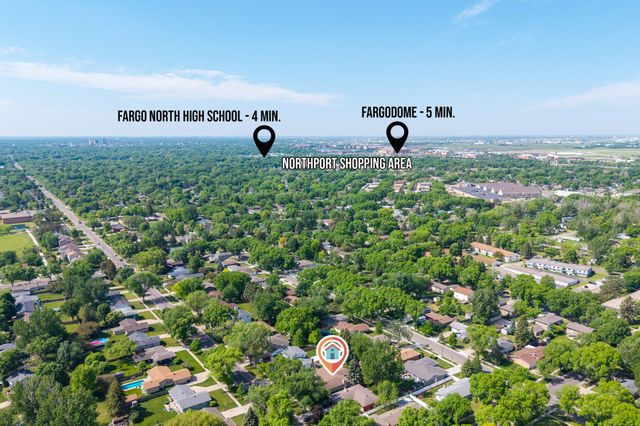 3308 Elm Street N, Fargo, ND 58102
