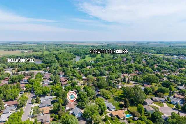 3308 Elm Street N, Fargo, ND 58102