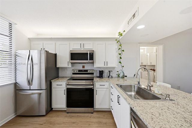 3640 Whitehall Drive 406, West Palm Beach, FL 33401