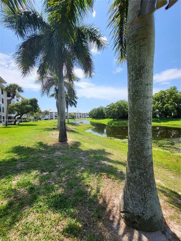 3640 Whitehall Drive 406, West Palm Beach, FL 33401