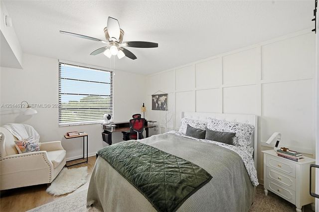 3640 Whitehall Drive 406, West Palm Beach, FL 33401