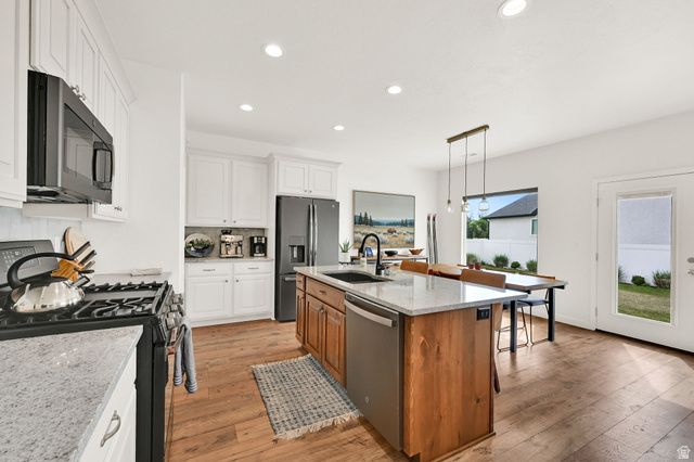 6748 S HARVEST PARK LN, South Weber, UT 84405