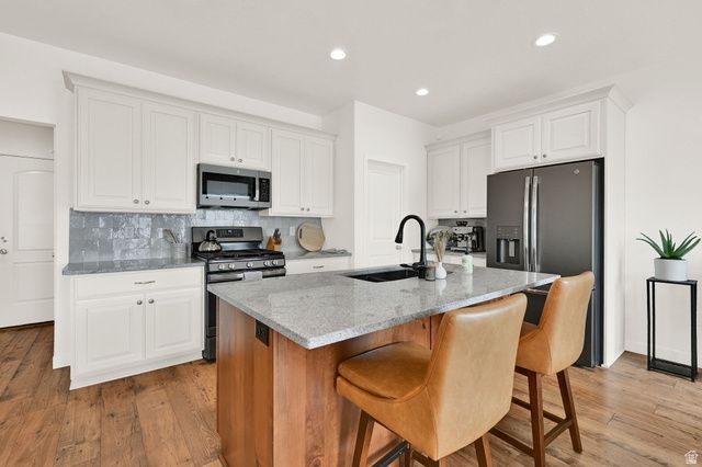 6748 S HARVEST PARK LN, South Weber, UT 84405