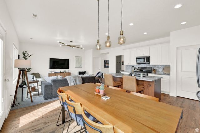 6748 S HARVEST PARK LN, South Weber, UT 84405