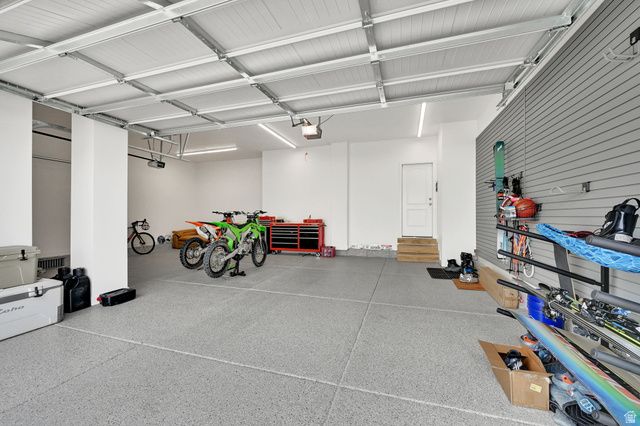 6748 S HARVEST PARK LN, South Weber, UT 84405