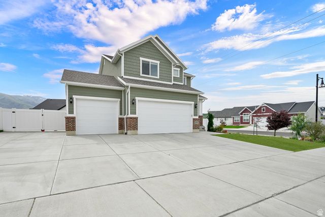 6748 S HARVEST PARK LN, South Weber, UT 84405