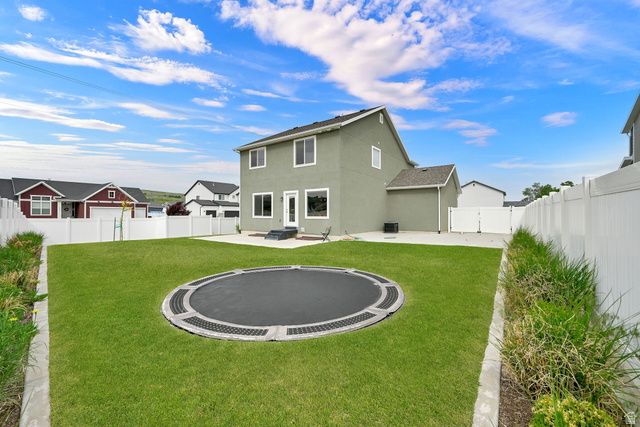 6748 S HARVEST PARK LN, South Weber, UT 84405