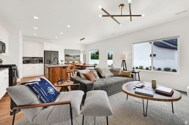 6748 S HARVEST PARK LN, South Weber, UT 84405