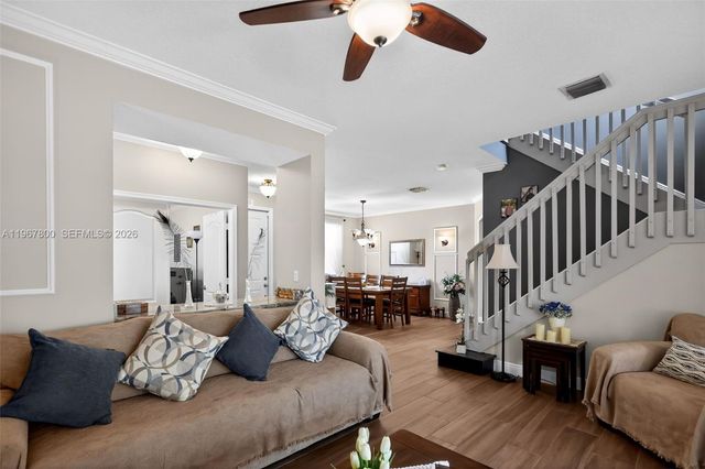 1561 SW 187th Ave, Pembroke Pines, FL 33029