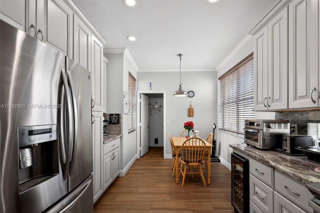 1561 SW 187th Ave, Pembroke Pines, FL 33029