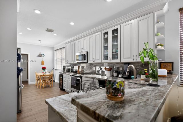 1561 SW 187th Ave, Pembroke Pines, FL 33029