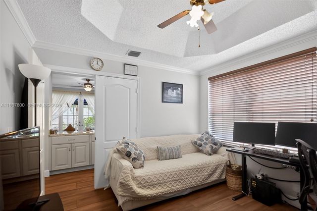 1561 SW 187th Ave, Pembroke Pines, FL 33029