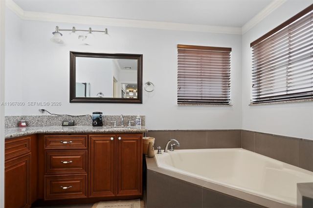 1561 SW 187th Ave, Pembroke Pines, FL 33029