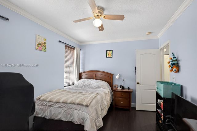 1561 SW 187th Ave, Pembroke Pines, FL 33029