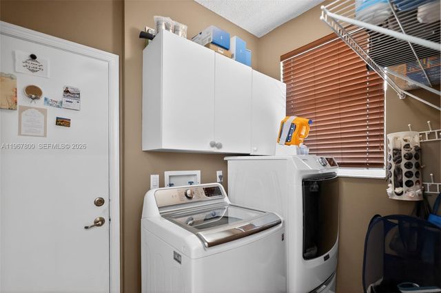 1561 SW 187th Ave, Pembroke Pines, FL 33029