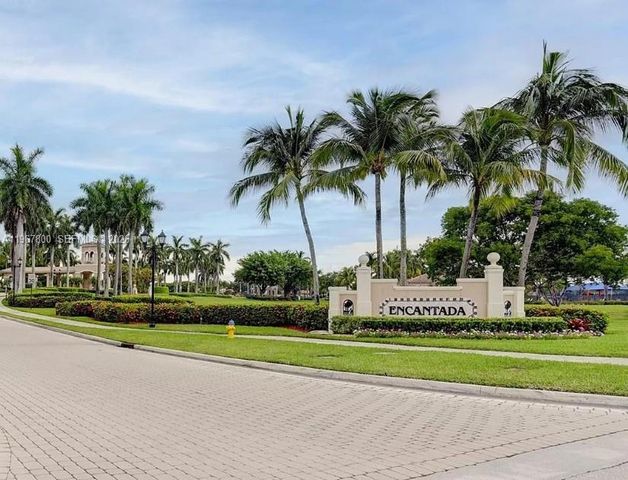 1561 SW 187th Ave, Pembroke Pines, FL 33029