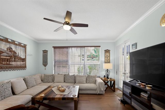 1561 SW 187th Ave, Pembroke Pines, FL 33029