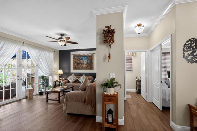 1561 SW 187th Ave, Pembroke Pines, FL 33029