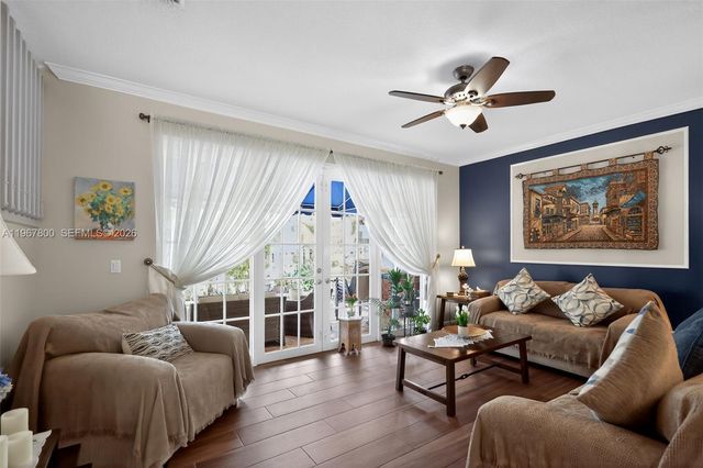 1561 SW 187th Ave, Pembroke Pines, FL 33029