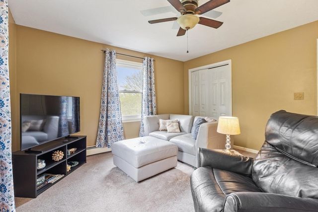 14 Oriole Circle, Shrewsbury, MA 01545