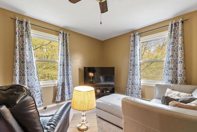 14 Oriole Circle, Shrewsbury, MA 01545