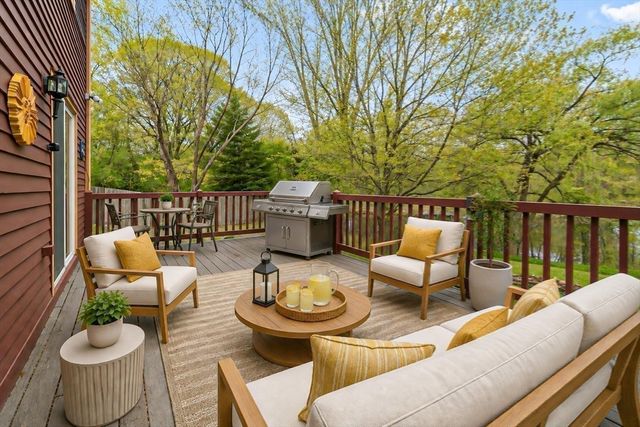 14 Oriole Circle, Shrewsbury, MA 01545