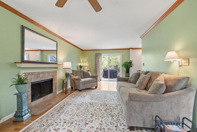 14 Oriole Circle, Shrewsbury, MA 01545